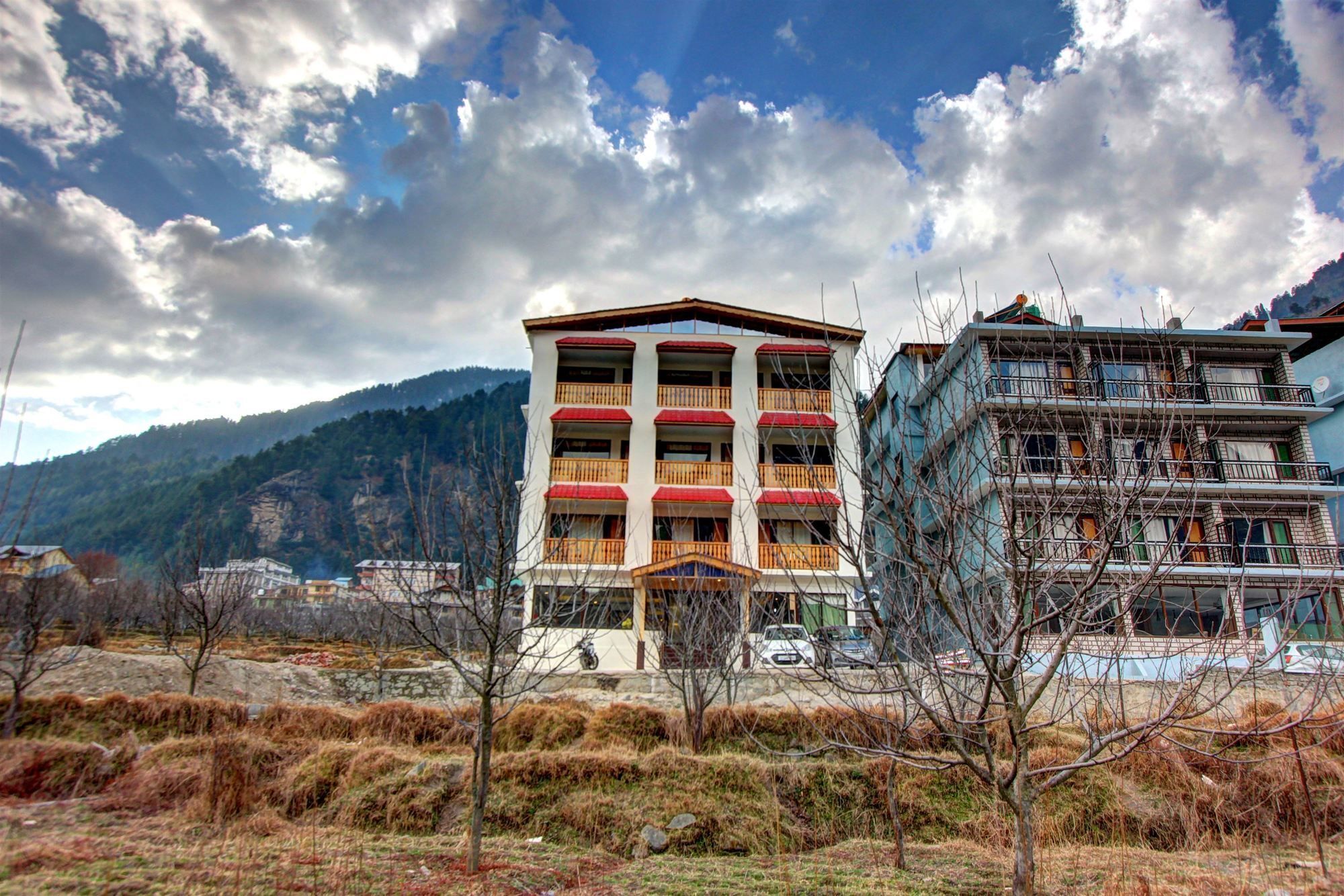 Hotel Sunrise Villa Manali  Ngoại thất bức ảnh